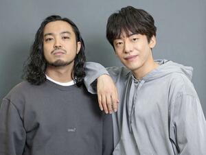 ヒップホップユニット「Creepy Nuts(クリーピーナッツ)」。右がDJ松永さん、左はラッパーのR-指定さん