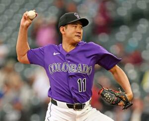 メッツ戦に先発し、5回1/3を投げ3安打4失点で2敗目を喫したロッキーズ・菅野=デンバー(ゲッティ=共同)
