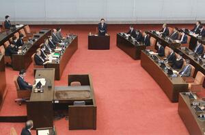 新潟県の子育て支援策などを議論した連合委員会=3月15日、県議会