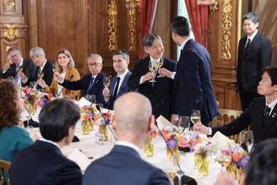 天皇陛下、オランダ首相らと昼食 国王の母校ライデン大にも足運ぶ