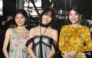 『第38回東京国際映画祭(TIFF)』のレッドカーペットに登場した(左から)吉田美月喜、南沙良、出口夏希 (C)ORICON NewS inc.