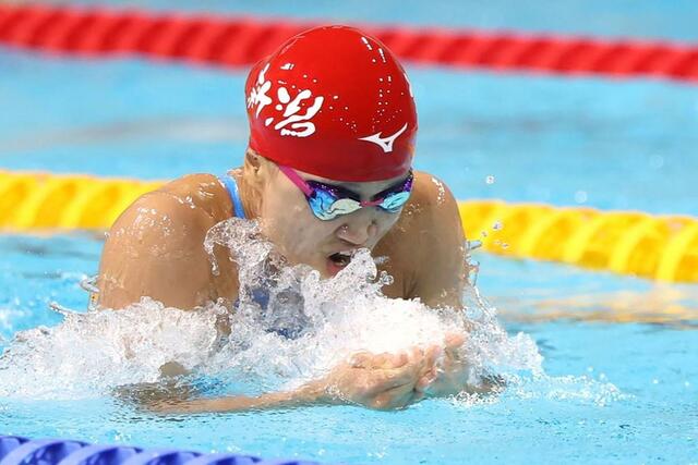 少年女子Ｂ１００メートル平泳ぎで３位になった神田倫來（新潟第一高）＝滋賀県草津市