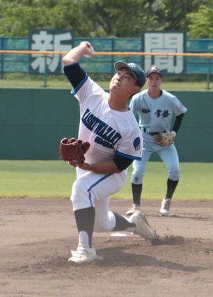 柏崎常盤・総合－柏崎　柏崎常盤・総合の先発石川光貴＝柏崎市佐藤池球場