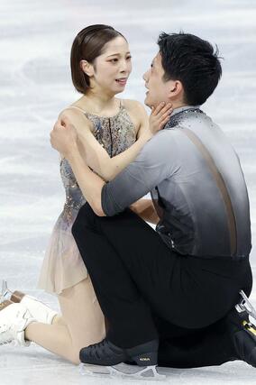 ペア・フリーの演技を終えた三浦璃来（左）、木原龍一組＝ミラノ（共同）