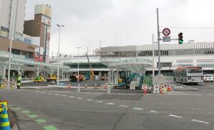 バスターミナルの整備が進むJR新潟駅=2月2日、新潟市中央区