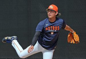 ブルペンで投球練習するアストロズ・今井=ウェストパームビーチ(共同)