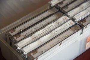 高木さんが著書の内容を口述したカセットテープ=2025年10月5日、千葉県鴨川市