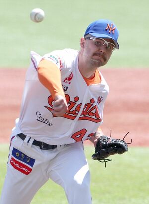 オイシックス時代のパディシャーク＝２０２５年４月３０日、エコスタ