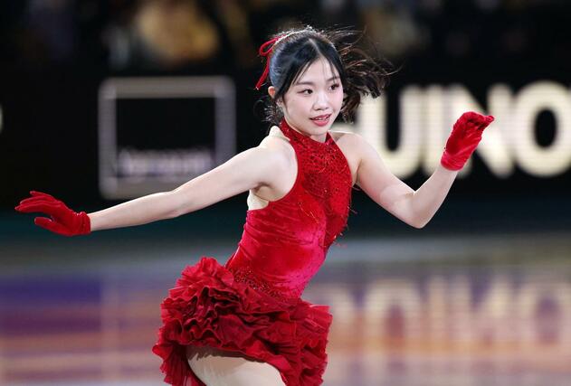 エキシビションで演技する中井亜美