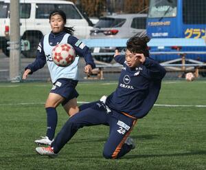 皇后杯での得点を目指すFW児野=1月22日、新潟市西区