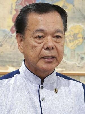 　沖縄県南城市の古謝景春市長