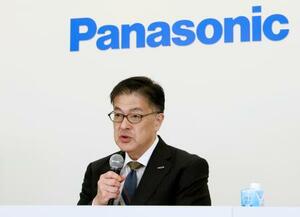 投資家向けのオンライン説明会で発言するパナソニックHDの楠見雄規社長=8日午後