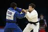 男子６０キロ級３位決定戦　トルコ選手と対戦する永山竜樹＝パリ（共同）