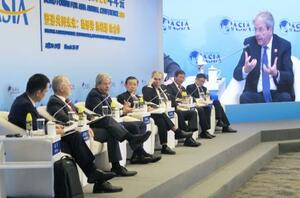 　「博鰲アジアフォーラム」の参加者＝２４日、中国海南省（共同）