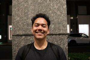 インタビュー後に笑顔を見せる杉浦さん=5月25日、東京都中央区