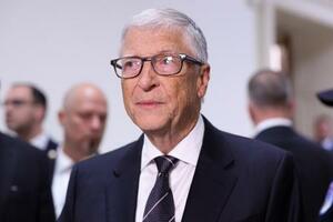 米下院監視・政府改革委員会の聴取のため議会議事堂に到着したマイクロソフト創業者ビル・ゲイツ氏=10日、ワシントン(ゲッティ=共同)