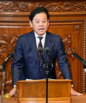 衆院本会議で代表質問する宮内秀樹氏(自民党・無所属の会)