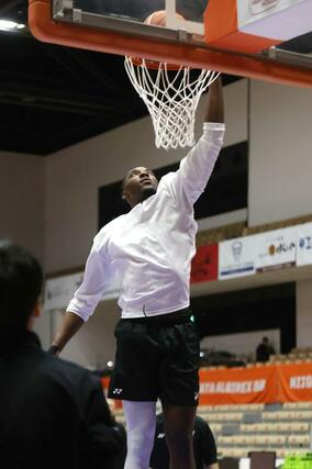 立川戦に向けて調整するムトンボ＝長岡市