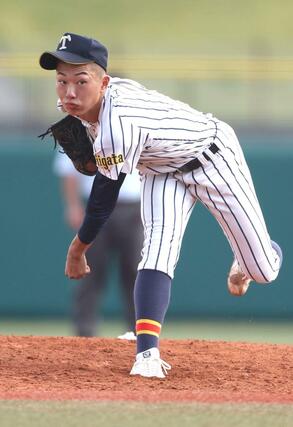 帝京長岡－小松大谷　９回１失点で完投した帝京長岡の工藤壱朗＝富山市民球場