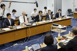 　総合資源エネルギー調査会の原子力小委員会＝５日午前、経産省