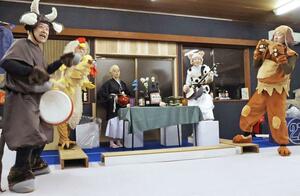 30周年記念公演に向けて稽古に熱がこもる「かわにし夢きゃらばん」=十日町市中屋敷