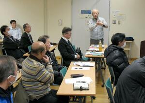 津波避難について直江津地区の防災士らが情報交換した研修会=上越市中央1