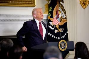 5日、中国の習近平国家主席との会談について話すトランプ米大統領=ワシントンのホワイトハウス(ゲッティ=共同)