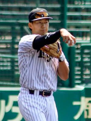 交流戦を前に練習する阪神・立石=甲子園