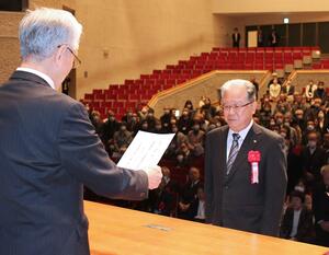 民生委員・児童委員に対する委嘱辞令の伝達式＝１日、長岡市幸町２