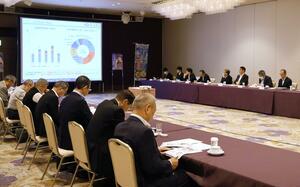 海難事故ゼロに向けて関係団体が協議した連絡会議=12日、新潟市中央区