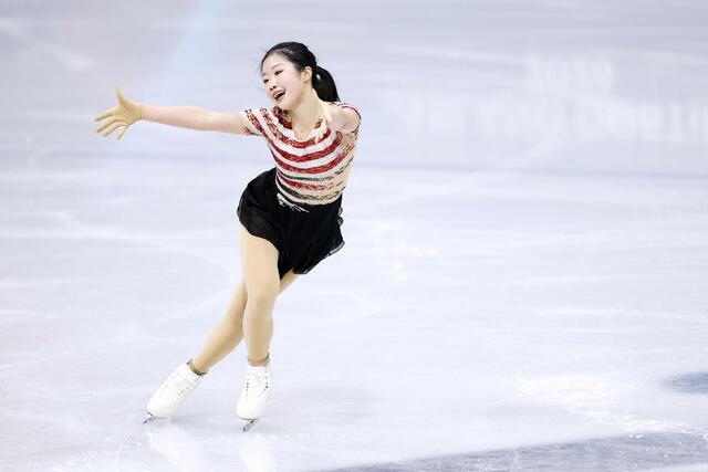 女子SP 演技する中井亜美=ミラノ(共同)