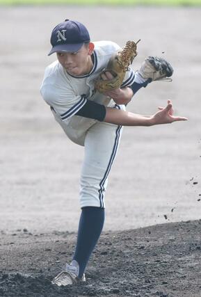 北越－長岡　長岡の先発長谷川倖＝９月１６日、新発田市五十公野公園野球場