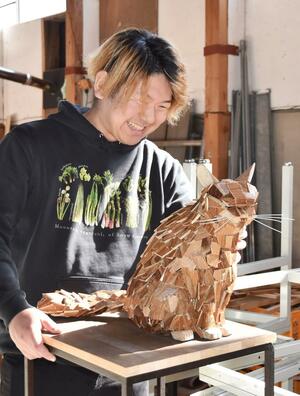 加治聖哉さんと猫の作品