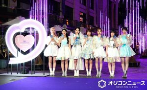 グループ初の点灯式で赤坂に降臨したME:I（左から）SUZU、MIU、MOMONA、TSUZUMI、KEIKO、AYANE、RINON （C）ORICON NewS inc.