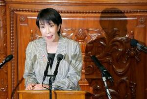 衆院本会議で、立憲民主党の野田代表の代表質問に答弁する高市首相=4日午後