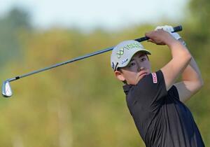 第2ラウンド、通算9アンダーで単独首位を守った岩井明愛=ミシサガGC(共同)