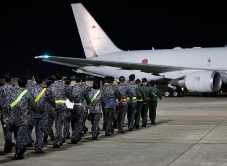 空自機がモルディブへ出発 「不測の事態に備え」 | 新潟日報
