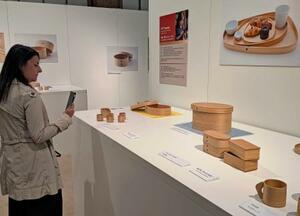 「大館曲げわっぱ」の展示会場=2日、ローマ(共同)
