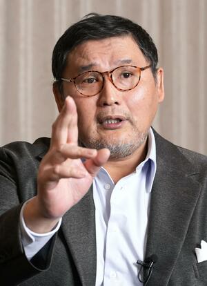 インタビューに答える貴乃花光司さん