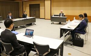 県新発田地域振興局発注工事を巡る官製談合事件の裁判記録を確認した有識者会議=24日、新潟市中央区
