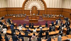 　会期延長を議決した大阪市議会＝２９日午後