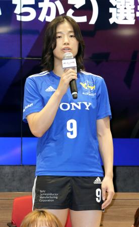 　ハンドボールのリーグＨの新シーズン開幕を前に、記者会見するブルーサクヤ鹿児島の笠井＝２９日、東京都内