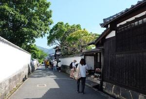 観光客でにぎわう城下町エリア=山口県萩市