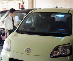 出番を待つ日本版ライドシェア用の車両。誰もが使いやすい移動手段の確保へ試行錯誤が続く=小千谷市