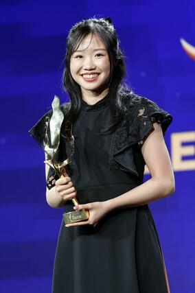 最優秀新人賞に選ばれた中井亜美＝２９日、プラハ（共同）