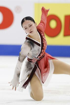 女子フリー 演技する渡辺倫果=レークプラシッド(共同)