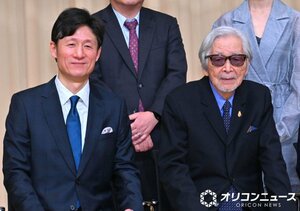 李相日監督(左)を大絶賛した山田洋次監督(右) (C)ORICON NewS inc.