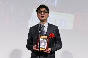 『第1回映画館大賞（2026年）』授賞式に登壇した李相日監督　（C）「映画館に行こう！」実行委員会