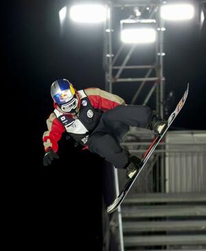 決勝トーナメントに進んだスノーボード男子ハーフパイプの山田琉聖＝ラークス（共同）