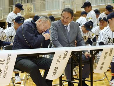 甲子園へ再び！帝京長岡・芝草宇宙監督が導いた快進撃 校長との絆が